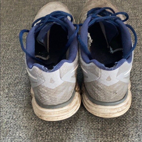 Nike Dual Fusion Gym Shoes - Picture 5 of 7